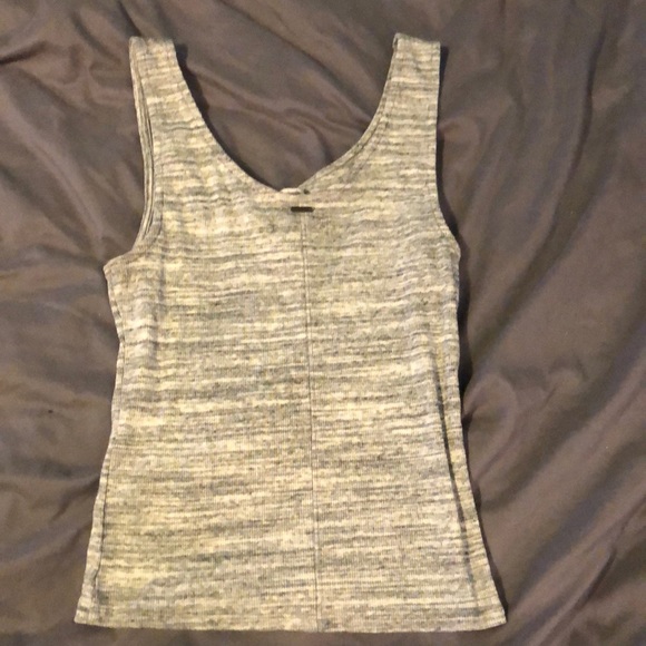 Hollister gray crop top - Picture 2 of 6